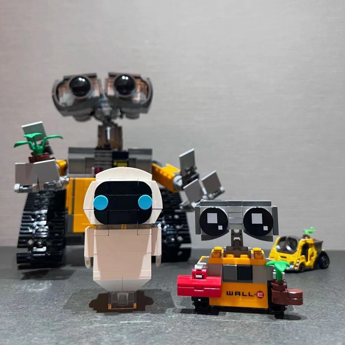 Lego Walle and Eva