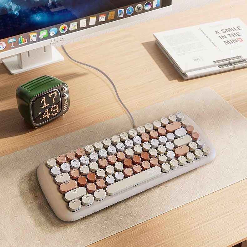 Cute Retro Mechanical Keyboard